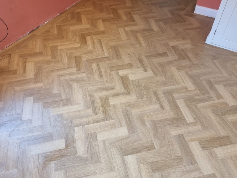 Amtico Spacia -Honey Oak small parquet 3