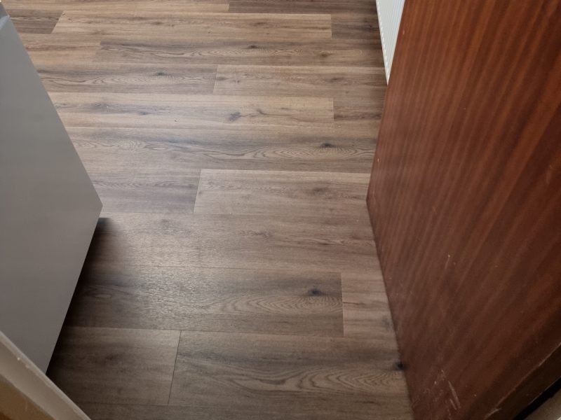 Camaro LVT - Astoria Oak