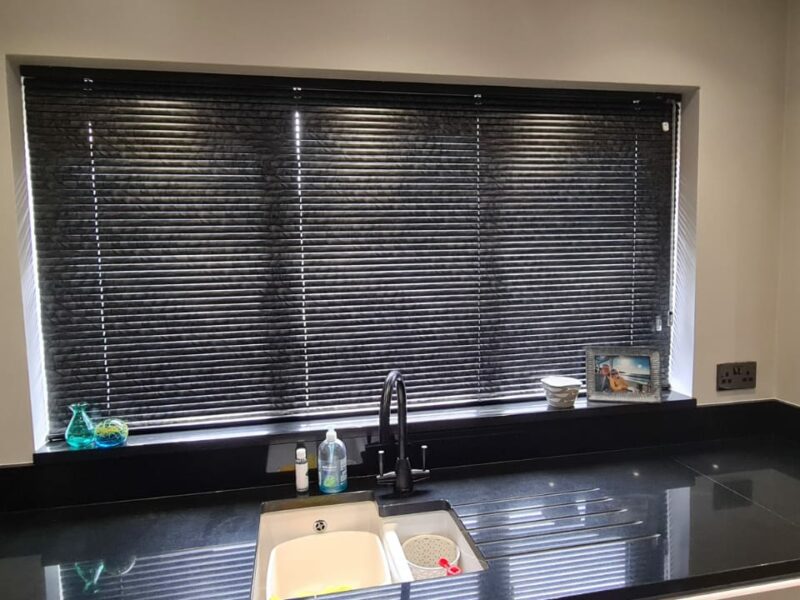 Luxaflex - Smartcord - 25mm Venetian Blind -Black Metal