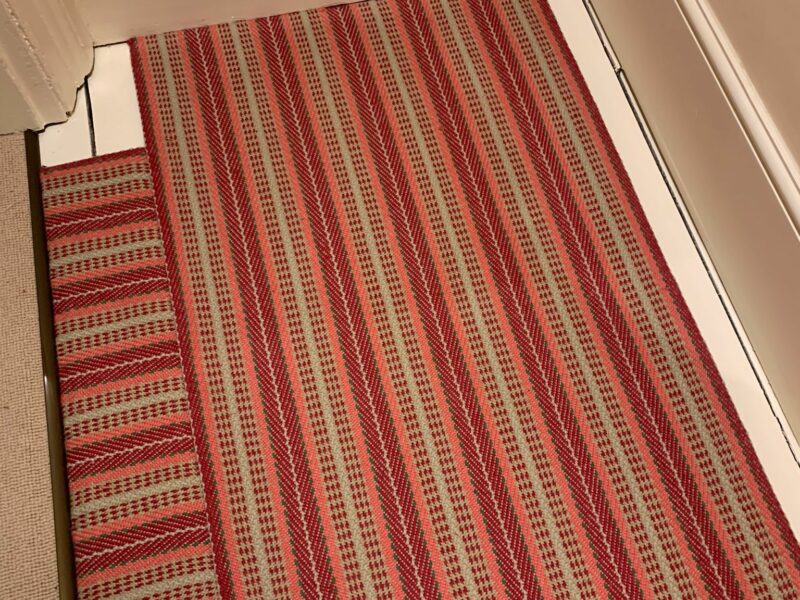 Roger Oates - Vernon Soft Red -70cm Runner