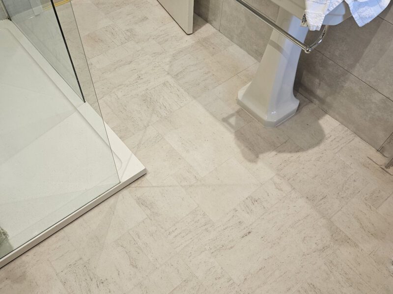 Amtico Signature Honed Limestone - Small Flagstone EP204