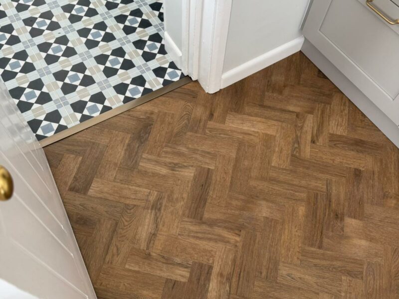 Signature Design -Brushed Oak Small Parquet
